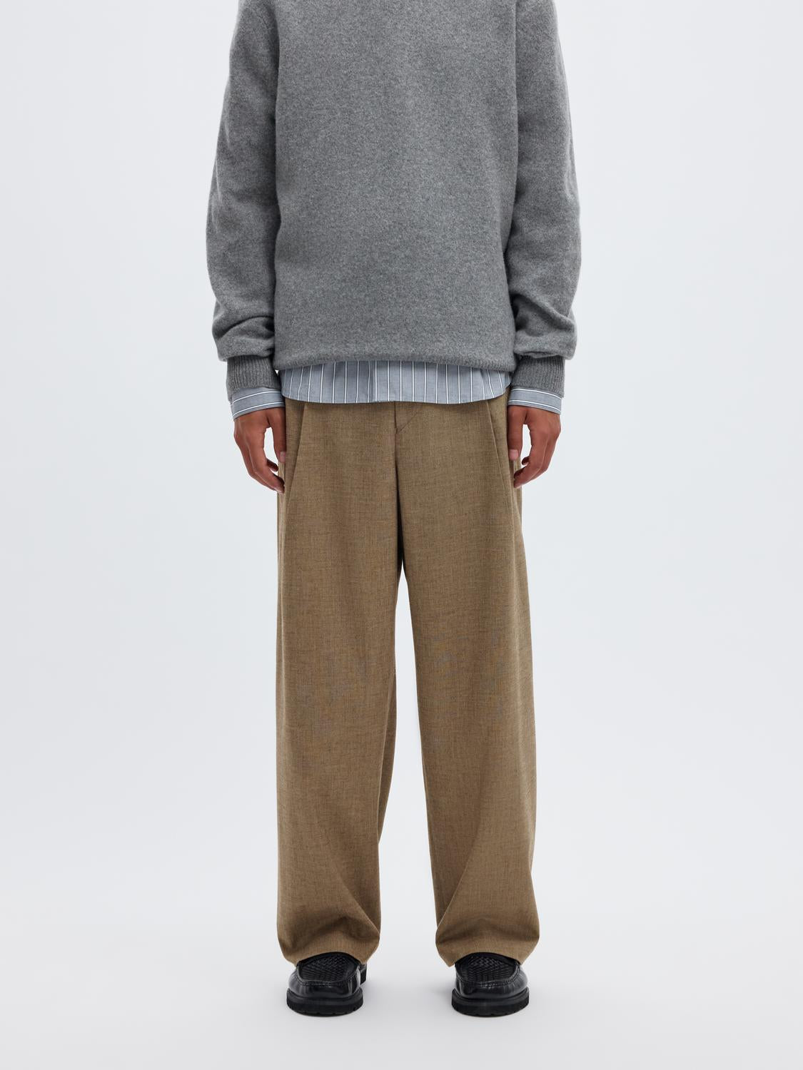 model_shot-front